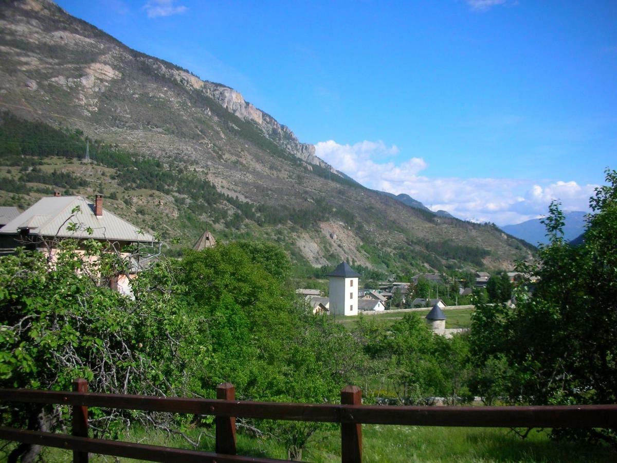 Bed & Breakfast La Maison Abeil LʼArgentière-la-Bessée